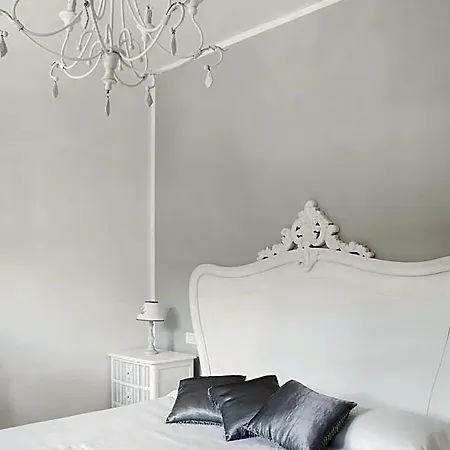 The Divine Bed & Breakfast 4*