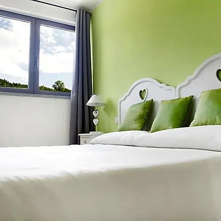 Bed & Breakfast The Divine 4*