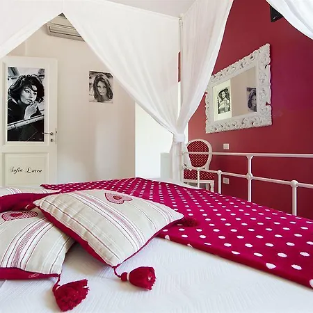Bed & Breakfast The Divine *