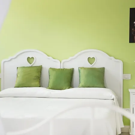 The Divine Bed & Breakfast 4*