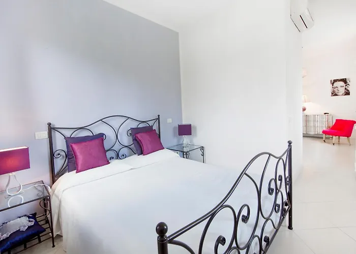 Alojamento de Acomodação e Pequeno-almoço The Divine Verbania