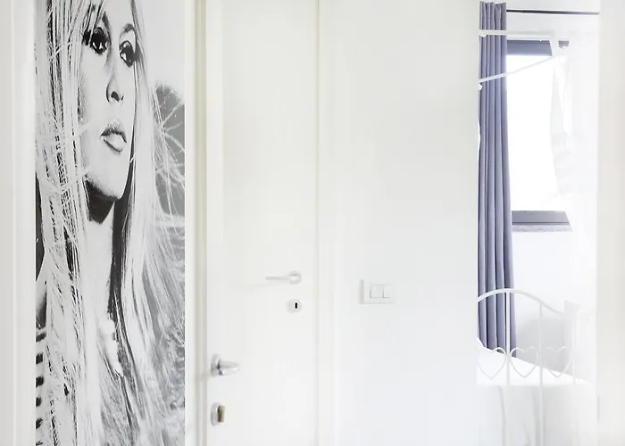 Alojamento de Acomodação e Pequeno-almoço The Divine Verbania