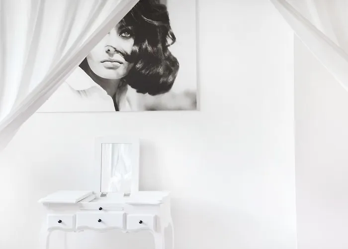 Alojamento de Acomodação e Pequeno-almoço The Divine 4*